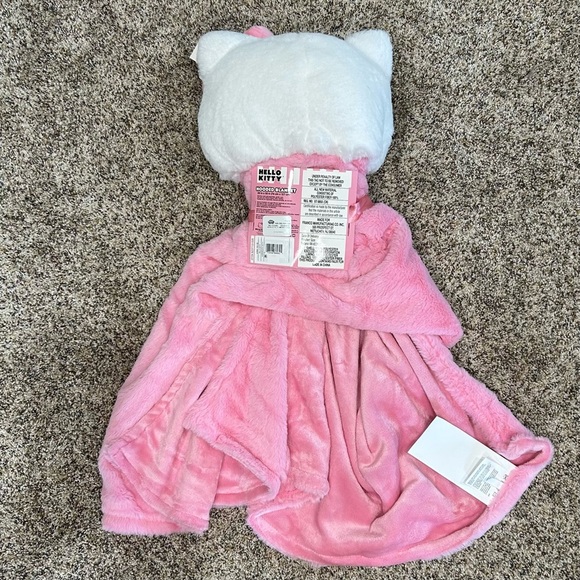 Hello Kitty Pink Plush Hooded Wrap NEW - Picture 3 of 5